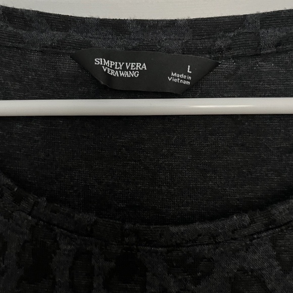 Simply Vera Wang short sleeve scoop neck tee, size L - Picture 2 of 5